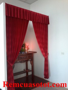 Làm rèm phông nhung màu đỏ cho đại lý ô tô NichSan Cầu Diễn, Từ Liêm, Hà Nội