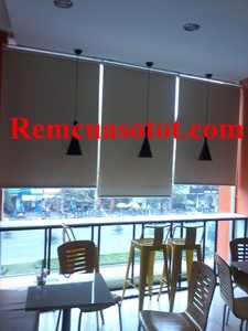 Lắp đặt rèm cuốn cho chuỗi cửa hàng FeelingTea Hà Nôi 6