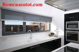 Rèm cuốn cửa sổ phòng bếp giúp vượng khí mã RC 828